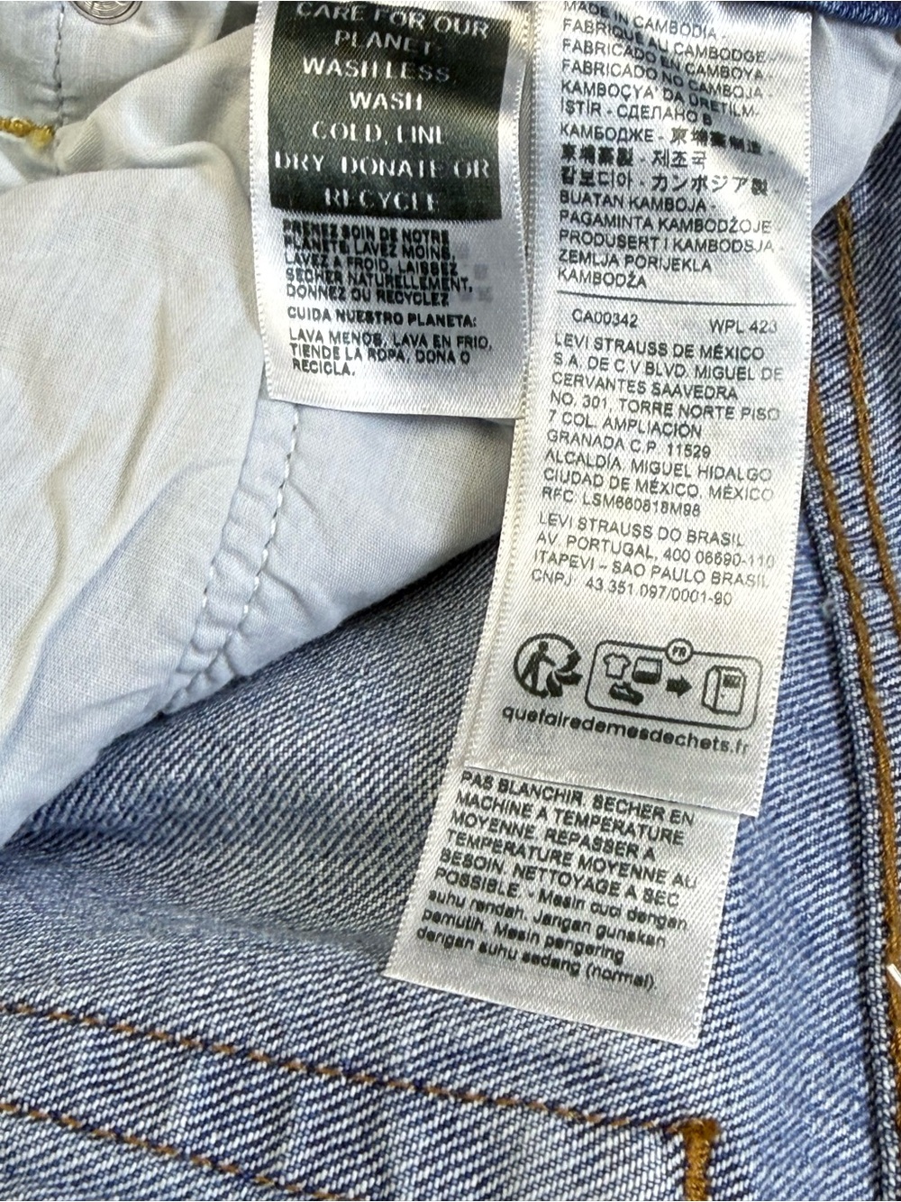 NWT Levi's Jeans Womens Wedgie Straight High Rise Blue Distressed Size W29xL27 - Picture 8 of 16